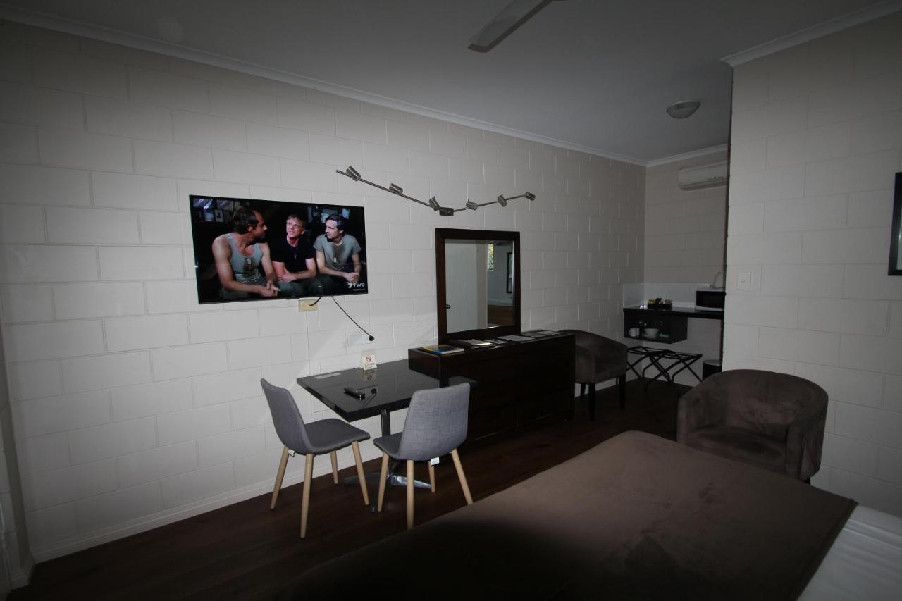 Colonial Rose Motel Townsville Bagian luar foto