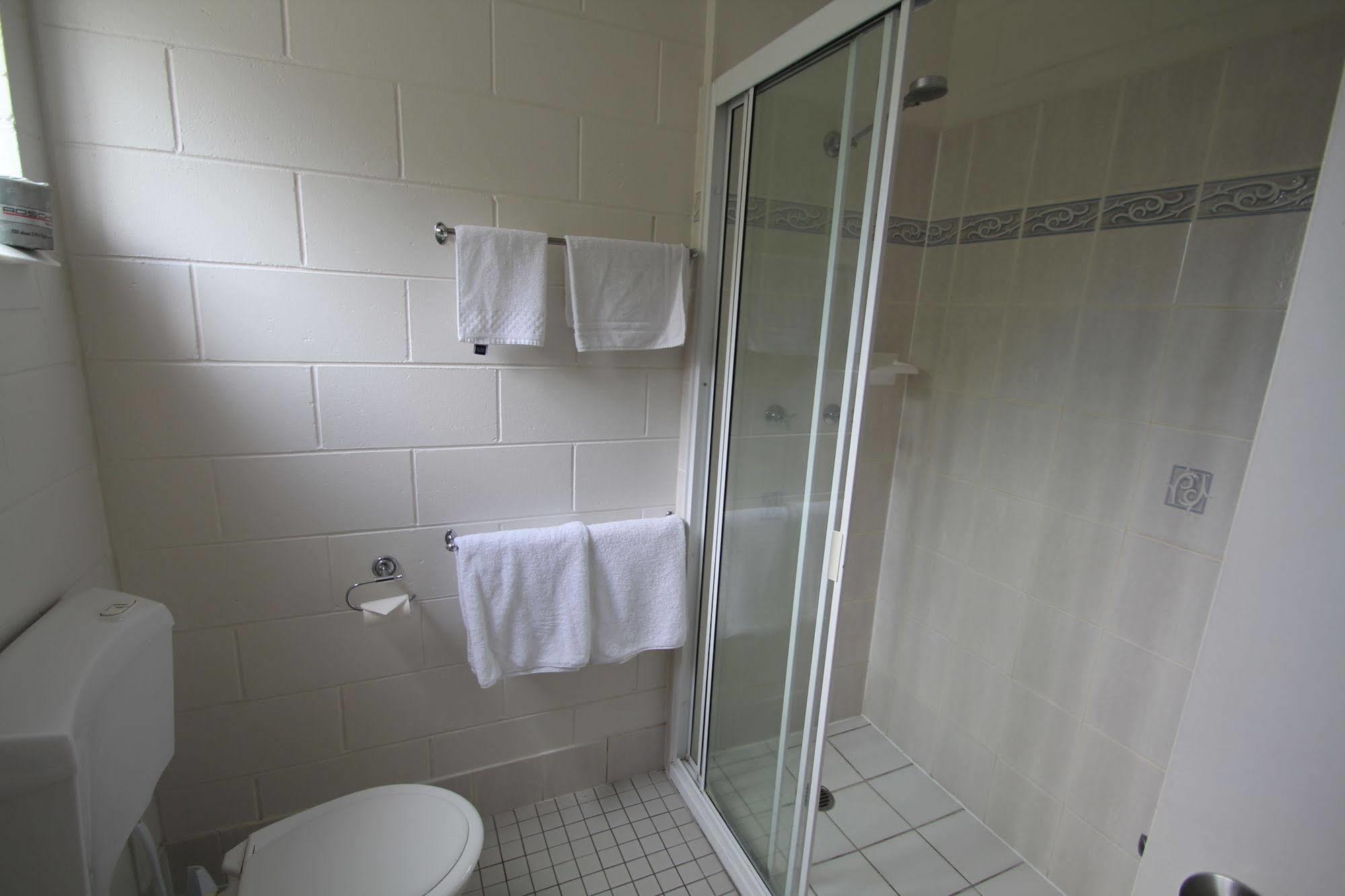 Colonial Rose Motel Townsville Bagian luar foto